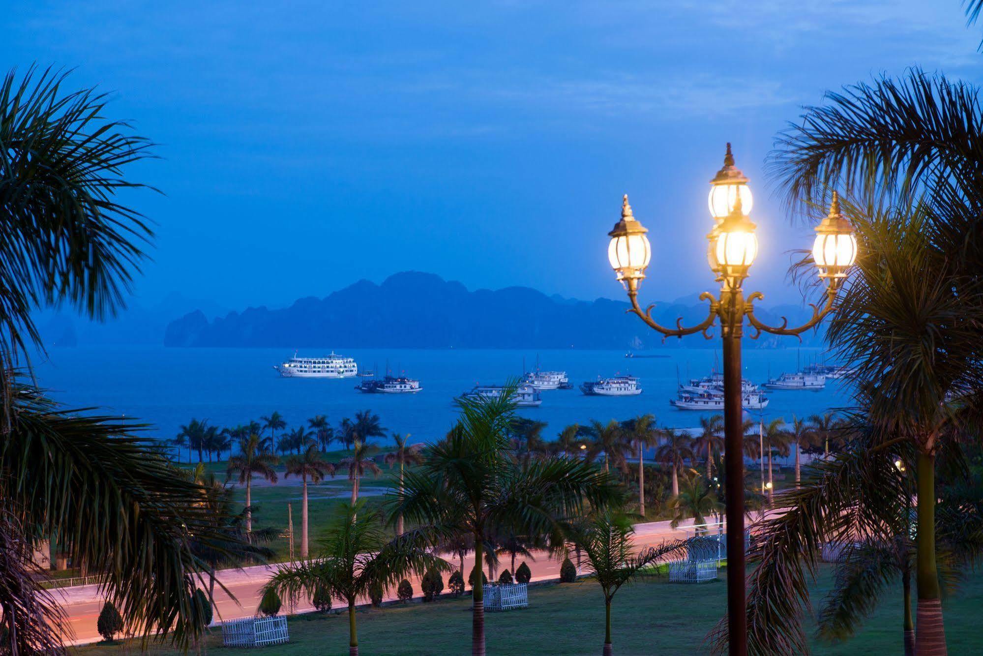 Royal Villas Halong Ha Long Exterior photo